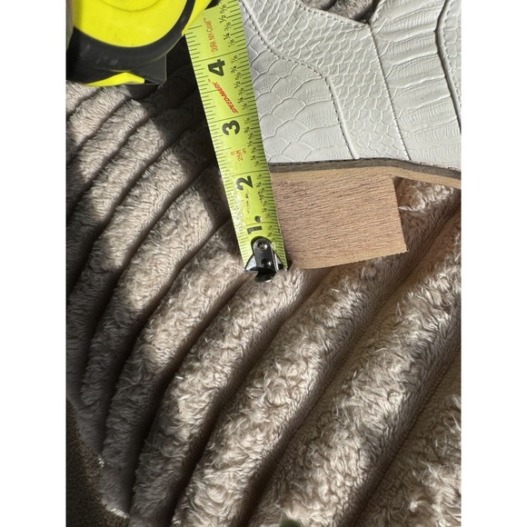 Women's Ankle Bootie V Cut Low Stacked Heel Closed Toe White  - Size 9 - Picture 4 of 6